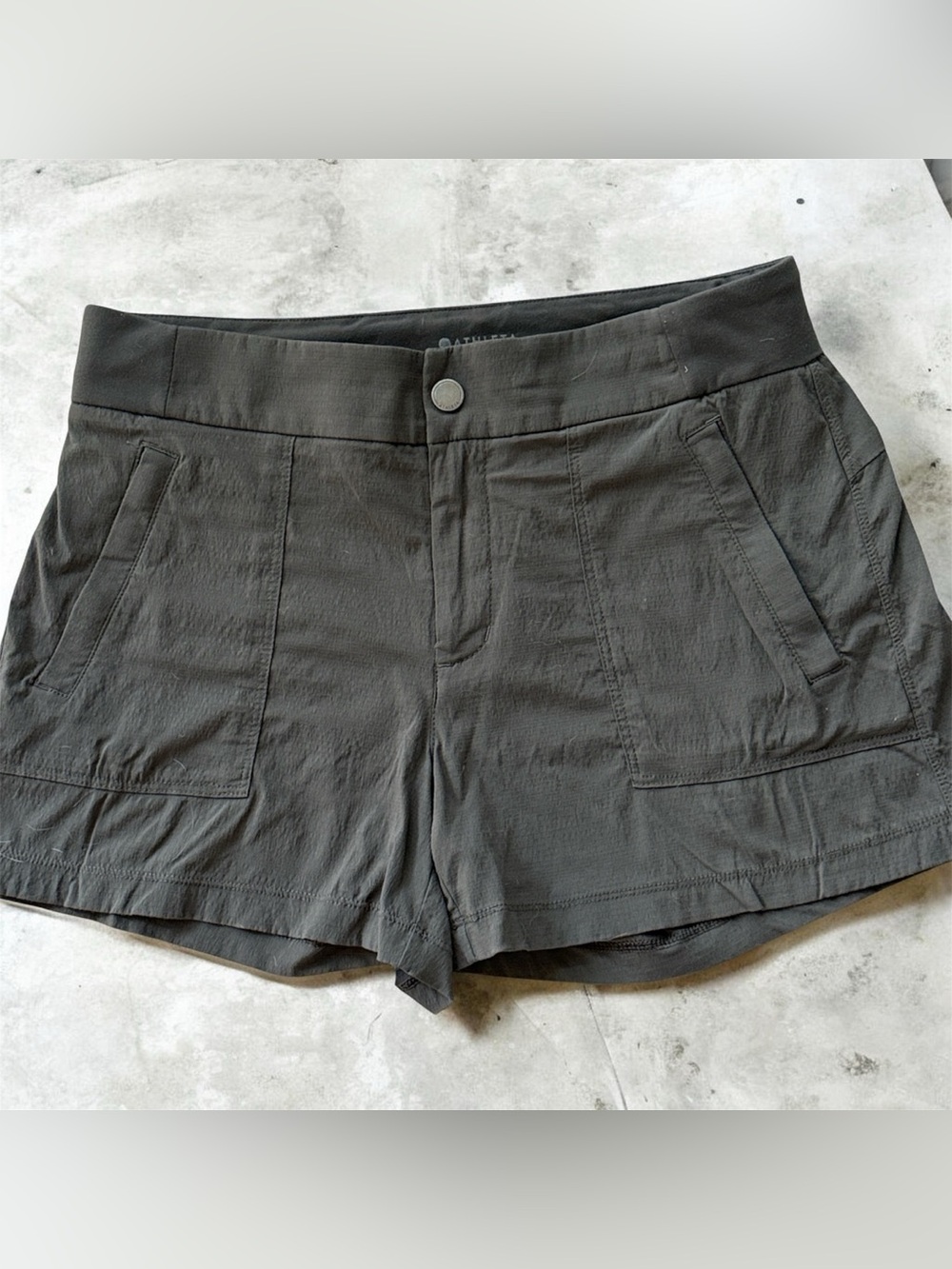 Athleta Dark Green/Gray 4” Trekkie North Shorts!